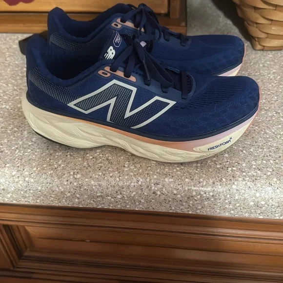 New Balance Dark Blue and Cream Athletic Shoes New Balance 530 Shoes  main image 4